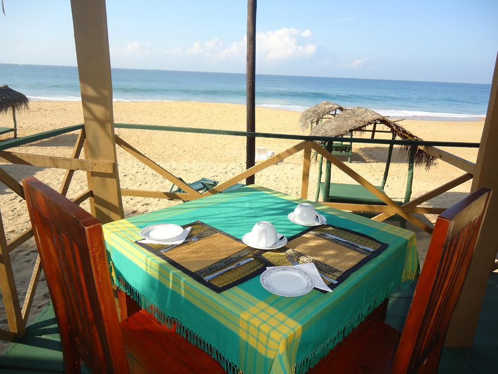 Whitepearl Beach Hikkaduwa Exterior foto