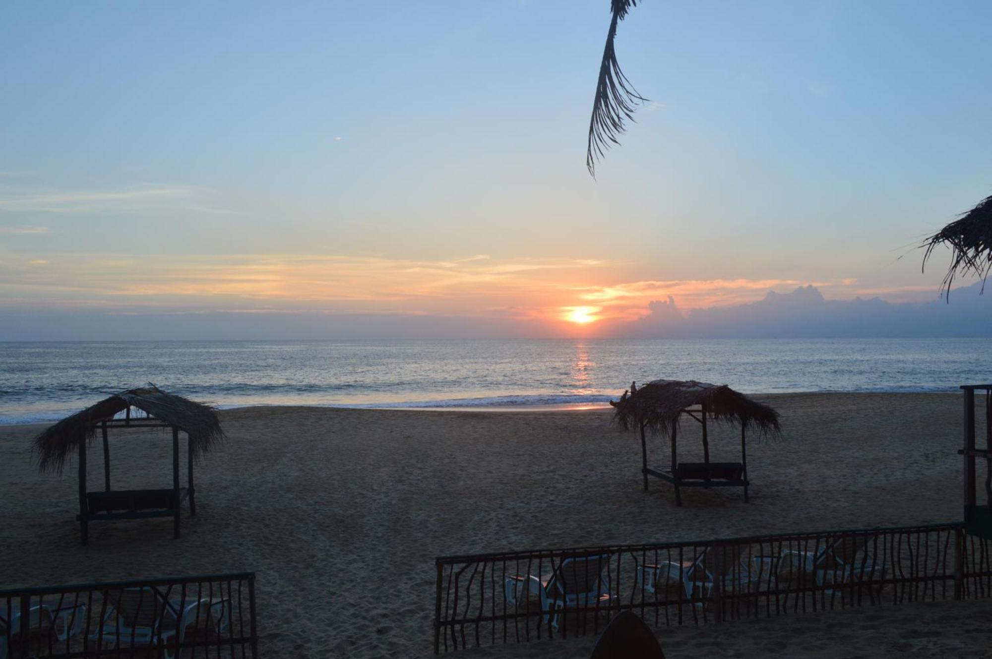 Whitepearl Beach Hikkaduwa Exterior foto
