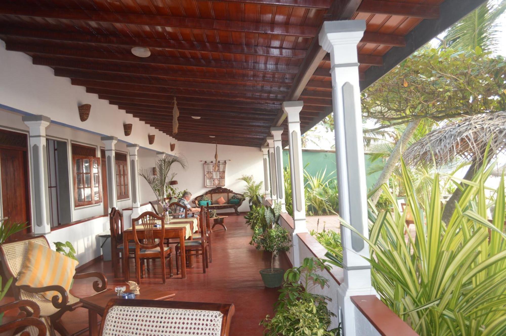 Whitepearl Beach Hikkaduwa Exterior foto