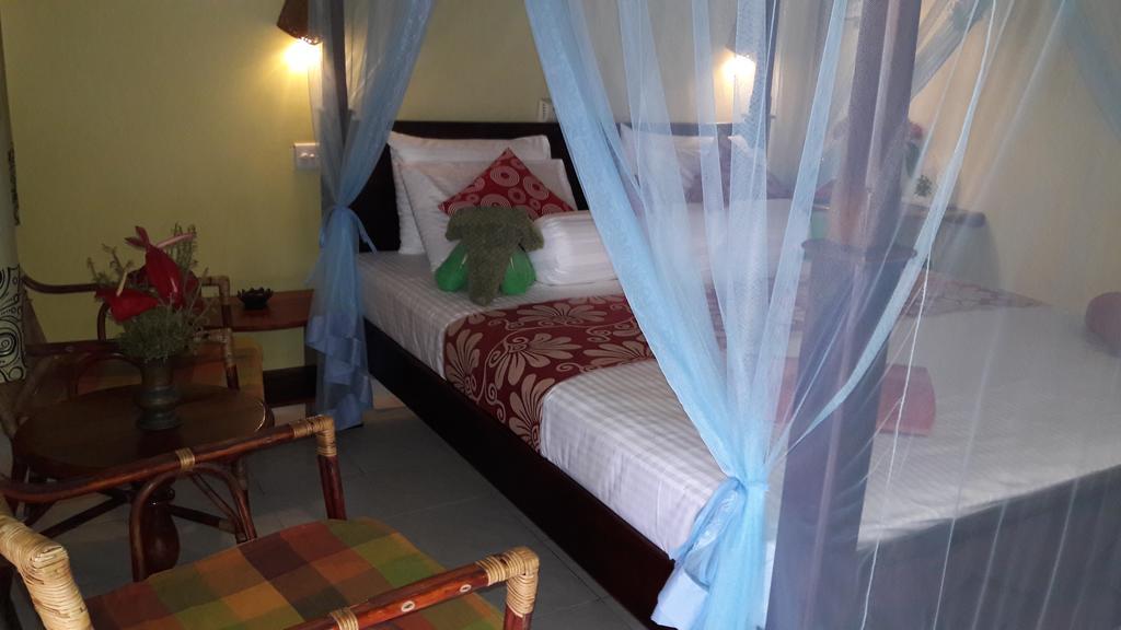 Whitepearl Beach Hikkaduwa Exterior foto