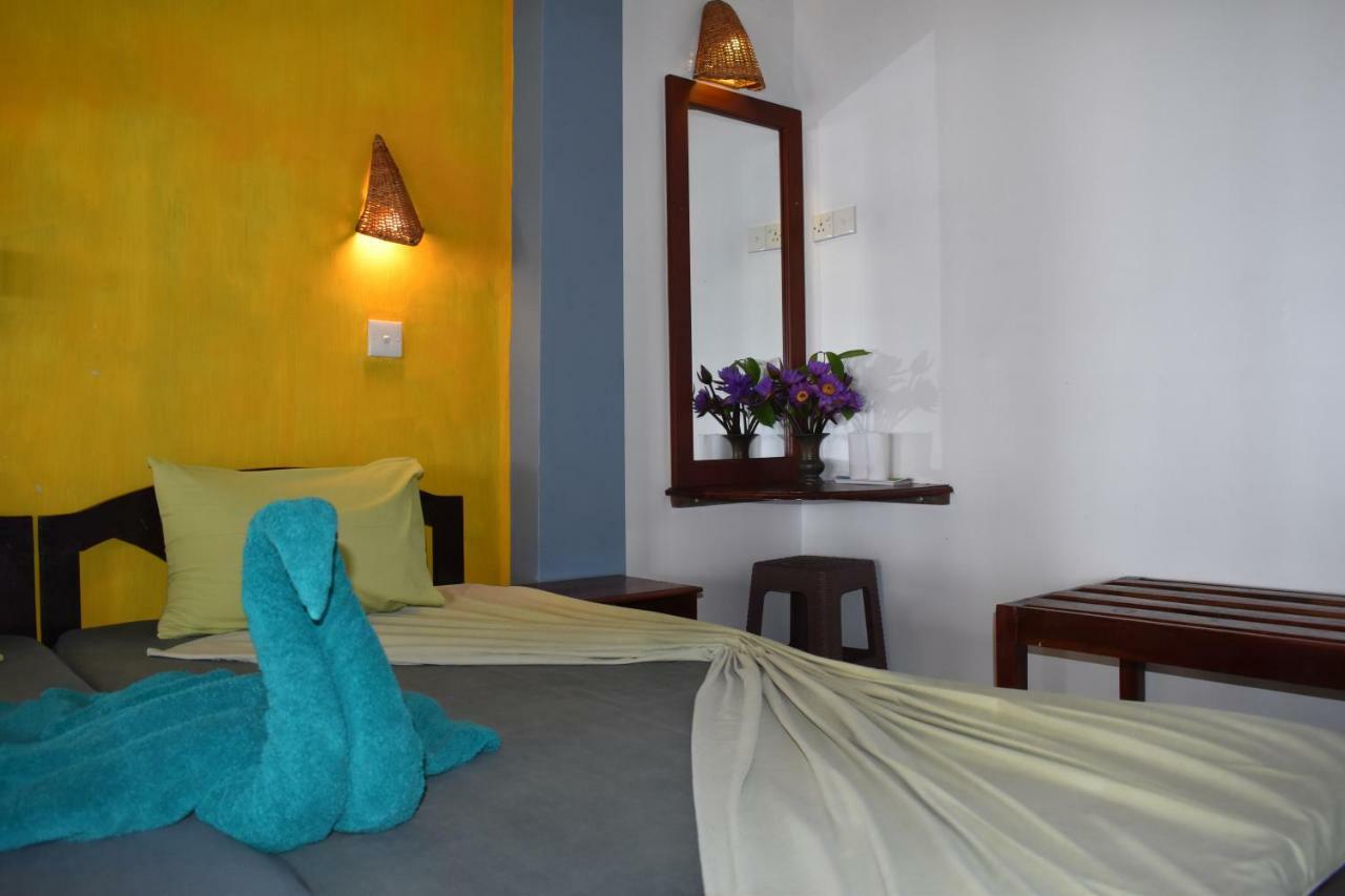 Whitepearl Beach Hikkaduwa Exterior foto