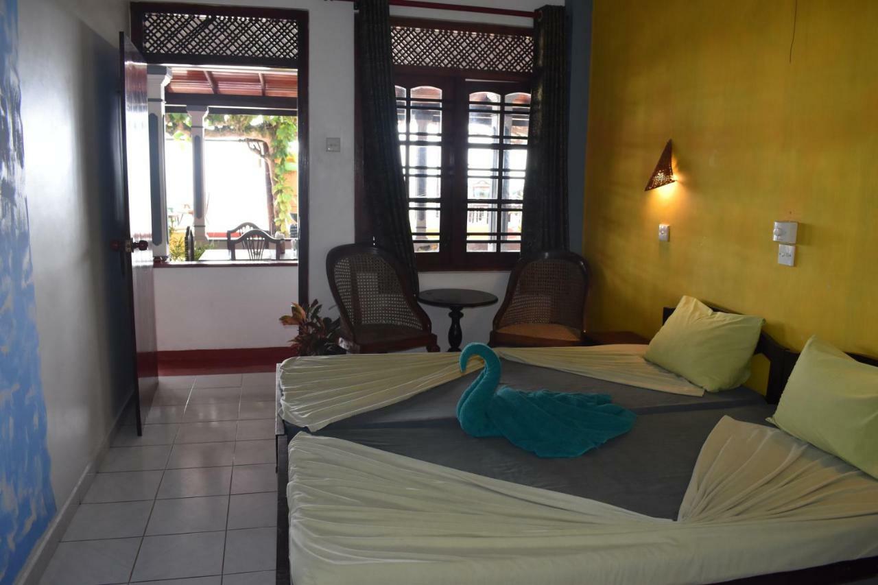Whitepearl Beach Hikkaduwa Exterior foto