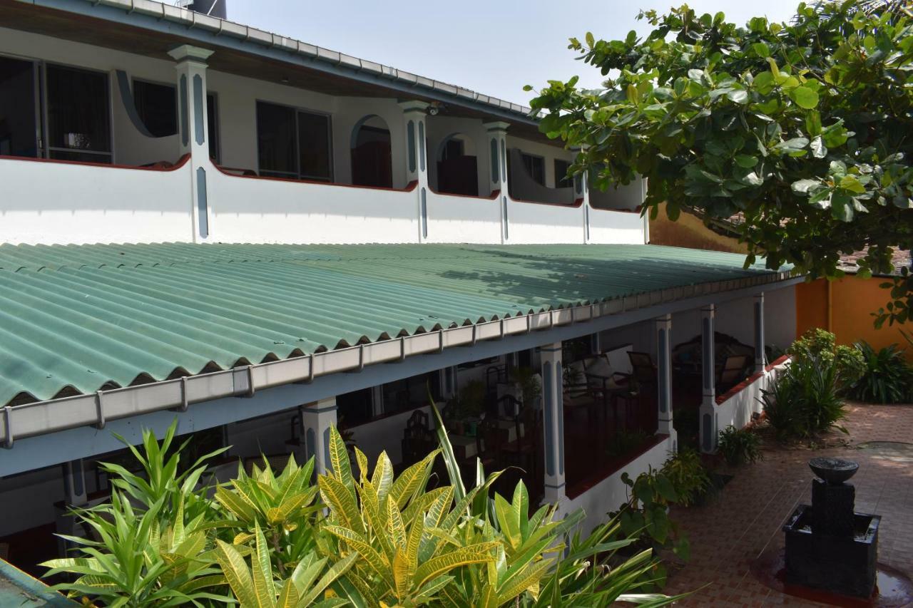Whitepearl Beach Hikkaduwa Exterior foto